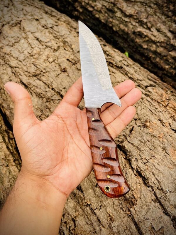 Handmade Full Tang Skinning Hunting Knife With Wood Handle