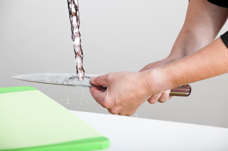 How Can You Wash Your Knife In The Most Proper Way