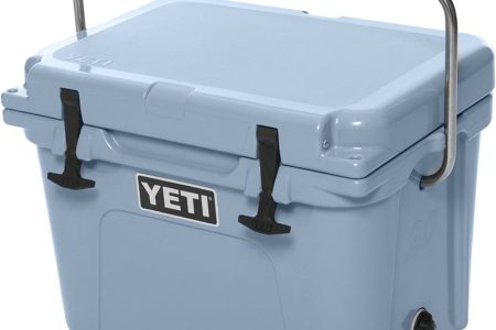 YETI Roadie 20 Cooler, Iceblue